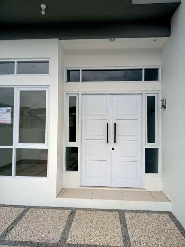 dijual rumah jl cisaranten kulon