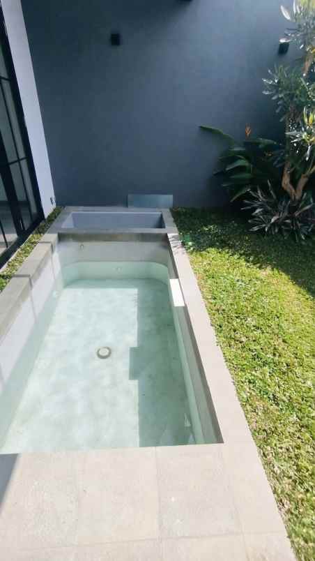 dijual rumah jl dago bandung utara