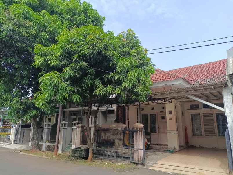dijual rumah jl gardenialoka