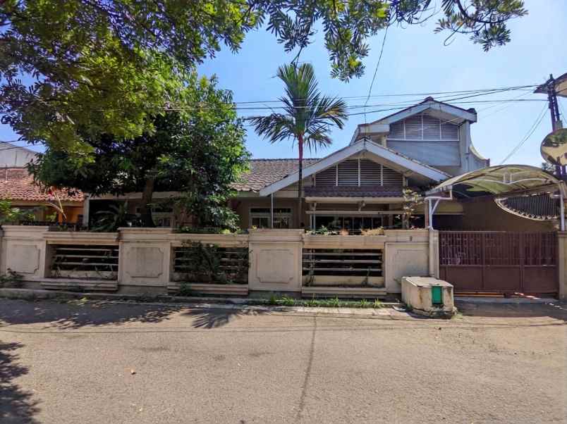 dijual rumah jl guntursari turangga