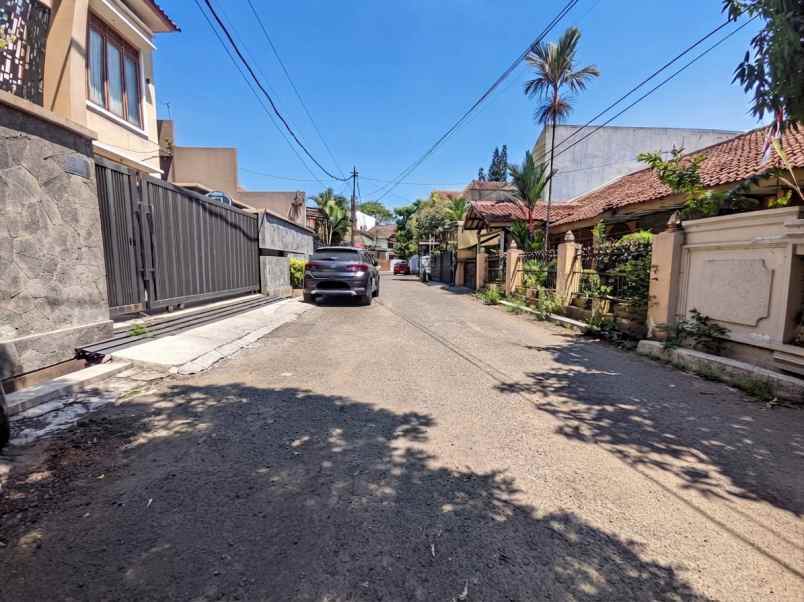 dijual rumah jl guntursari turangga