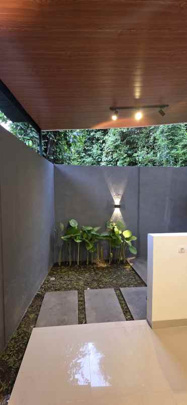 dijual rumah jl kaliurang km 12 5