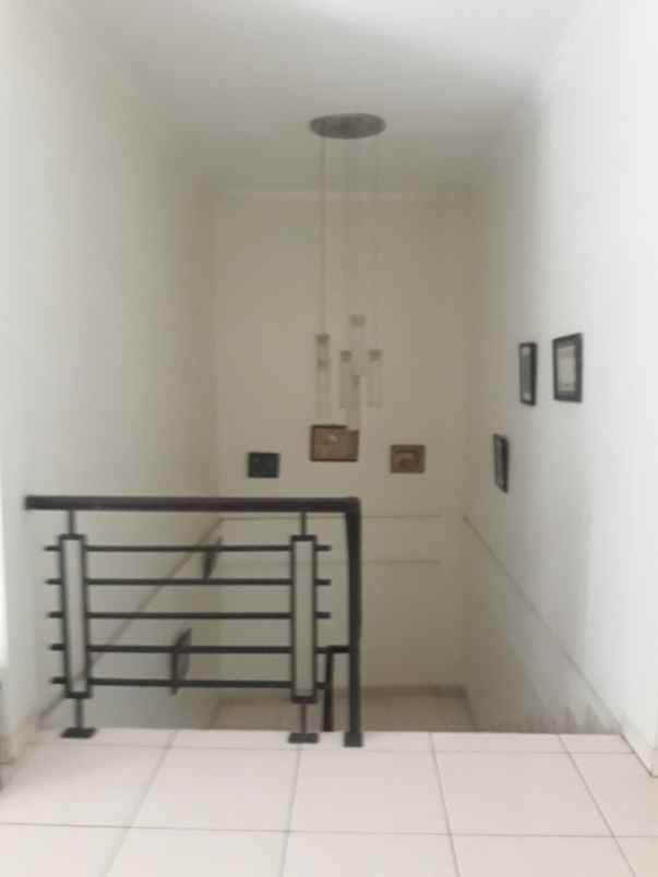 dijual rumah jl kav marinir pondok