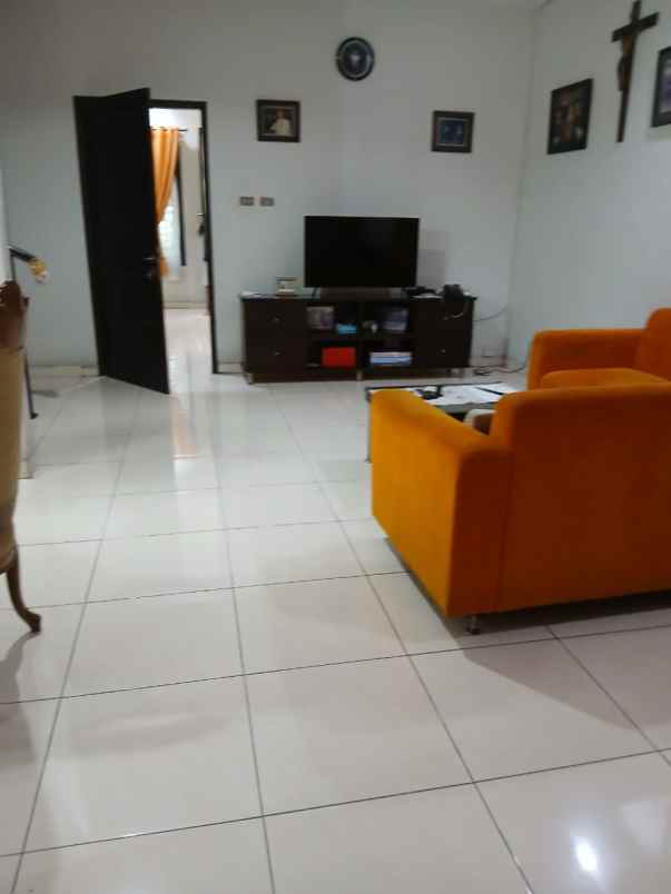 dijual rumah jl kav marinir pondok