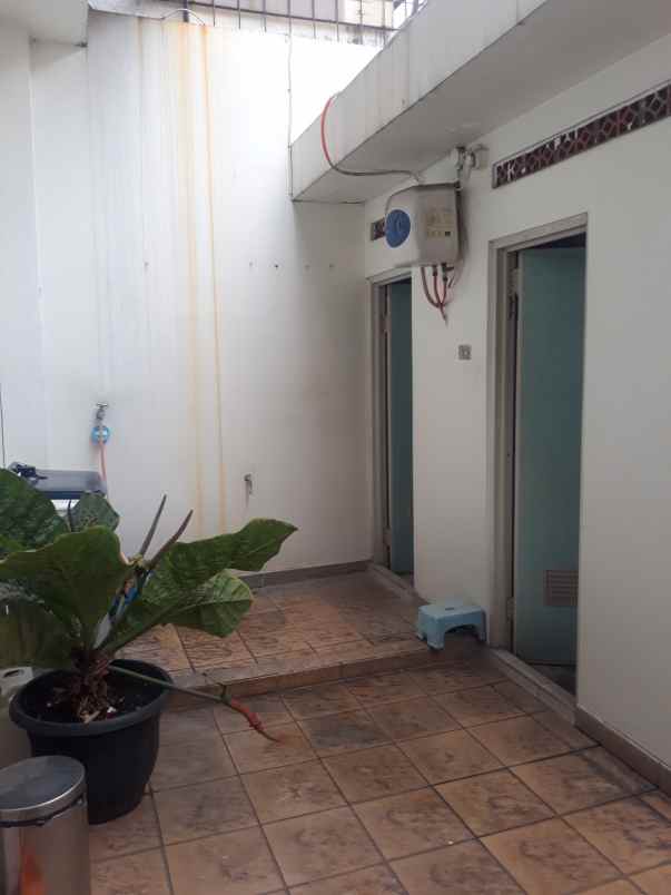 dijual rumah jl kav marinir pondok