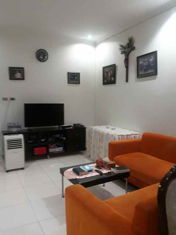 dijual rumah jl kav marinir pondok