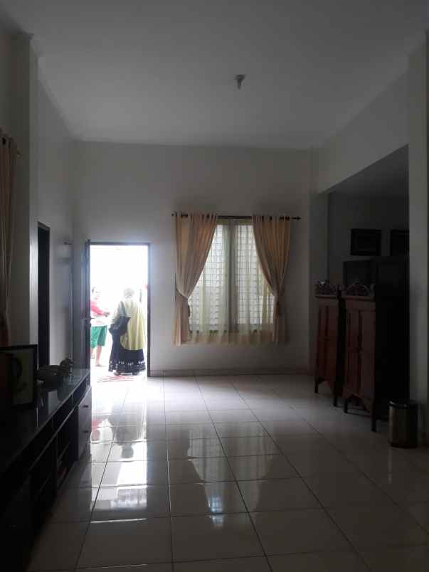 dijual rumah jl kav marinir pondok