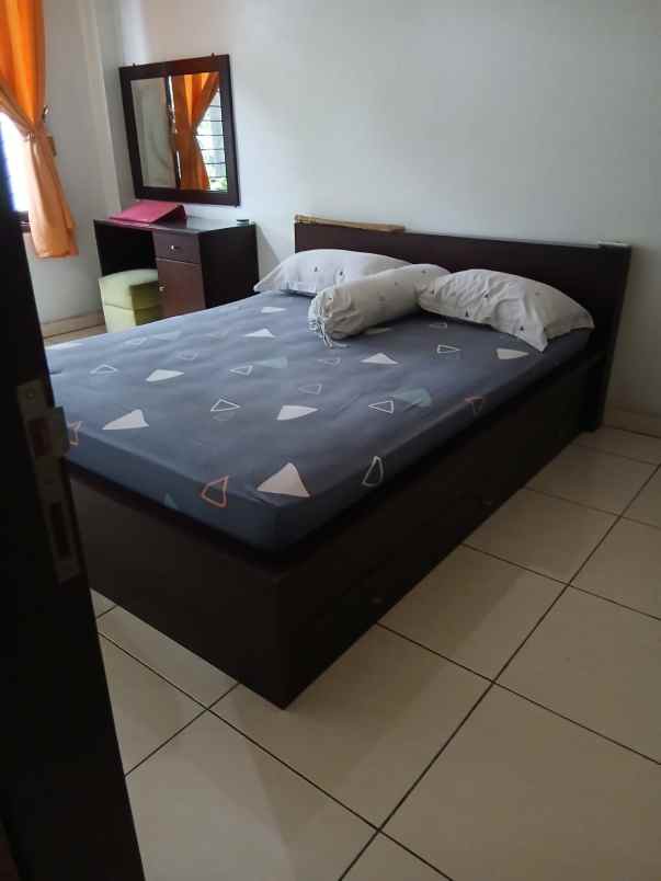 dijual rumah jl kav marinir pondok