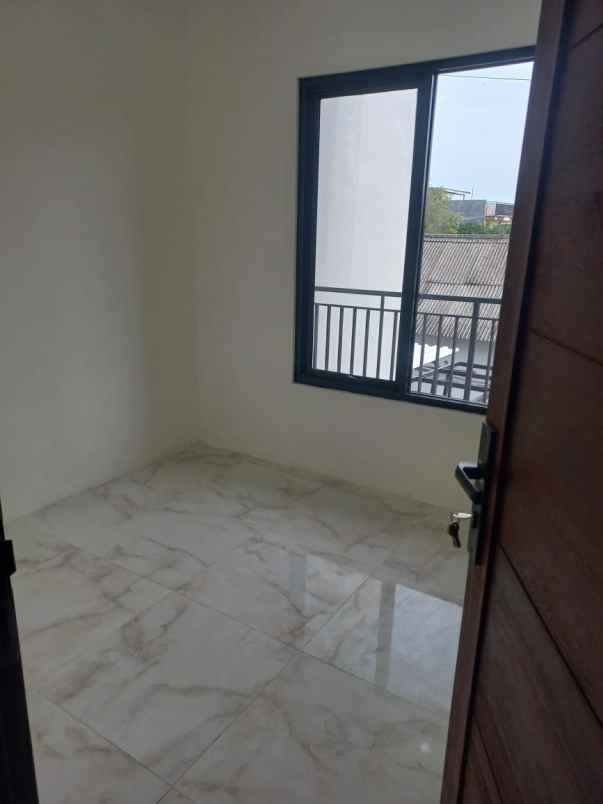 dijual rumah jl kayu gede 2 rt 02 rw 04
