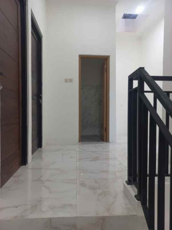 dijual rumah jl kayu gede 2 rt 02 rw 04