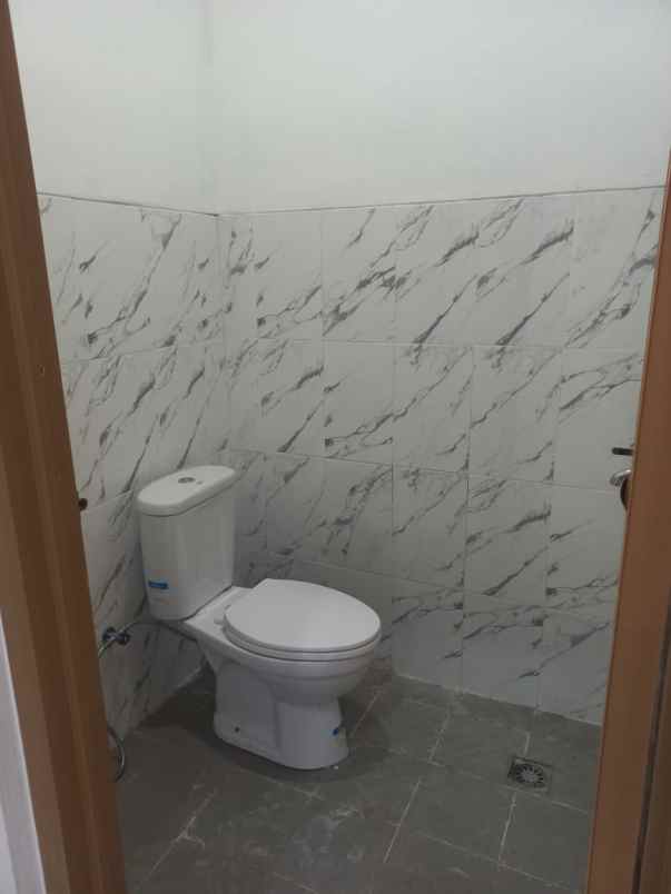 dijual rumah jl kayu gede 2 rt 02 rw 04