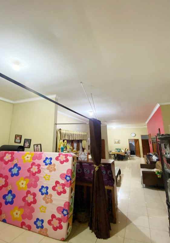 dijual rumah jl kayu putih no 11 rt 04