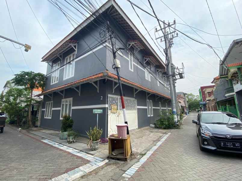 dijual rumah jl keputih gg makam blok b