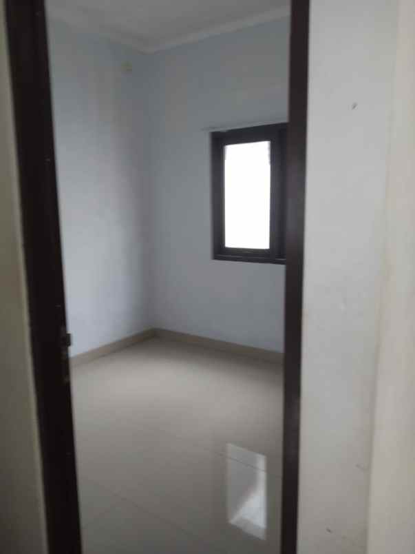 dijual rumah jl lereng indah pondok