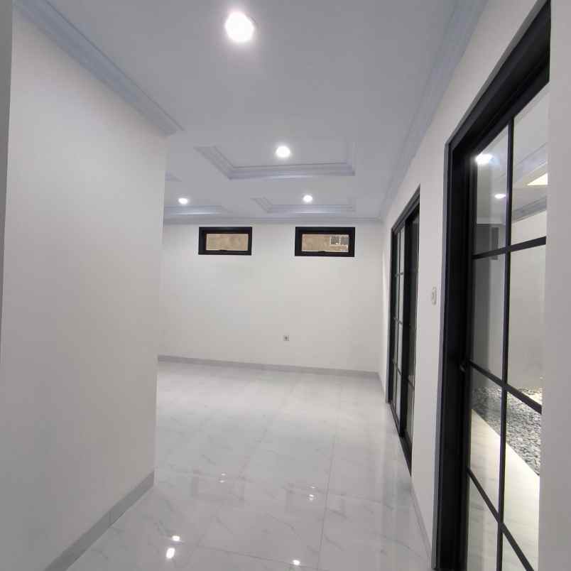 dijual rumah jl moch kahfi 1