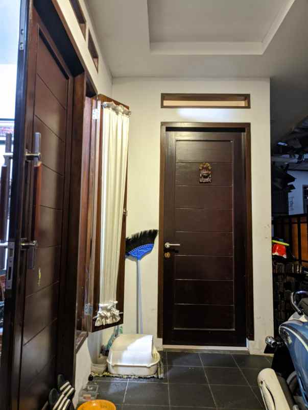 dijual rumah jl pinang ii pondok labu
