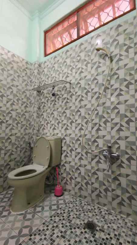 dijual rumah jl raya hankam