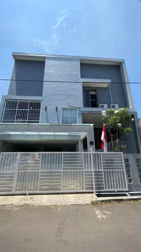 dijual rumah jl raya sukamenak kopo