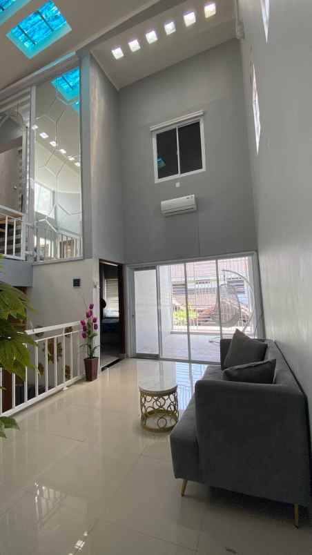 dijual rumah jl raya sukamenak kopo