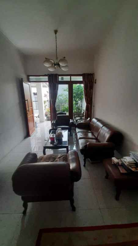dijual rumah jl squash puri ayu