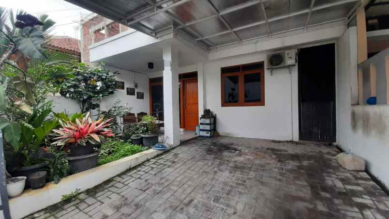 dijual rumah jl squash puri ayu