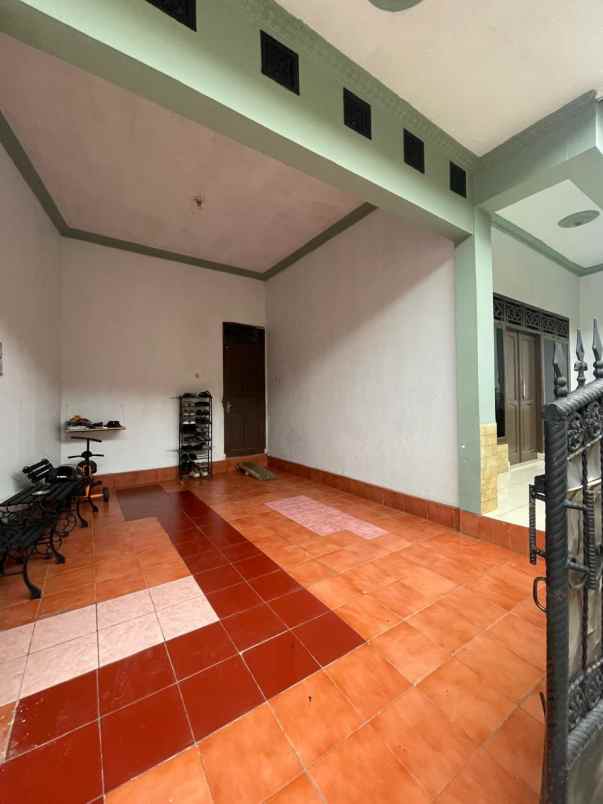 dijual rumah jl sukarata atas