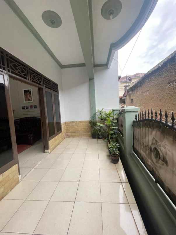 dijual rumah jl sukarata atas