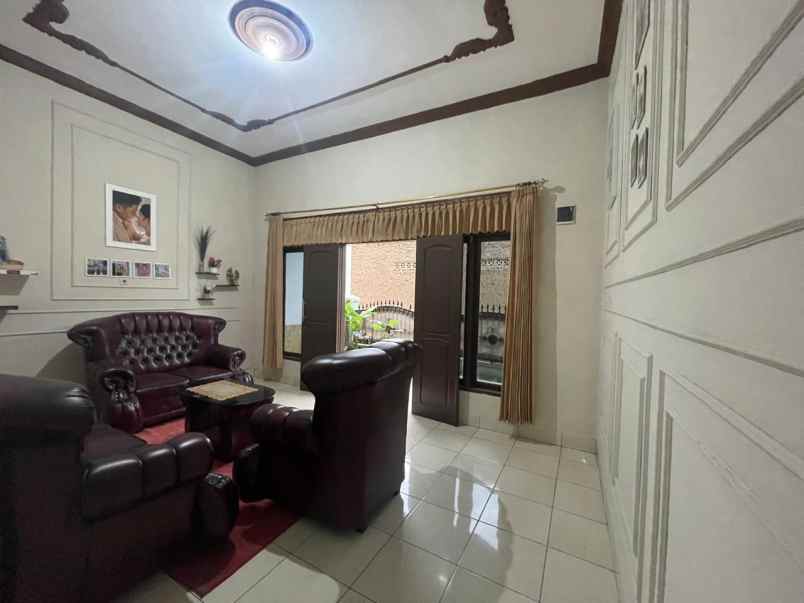 dijual rumah jl sukarata atas