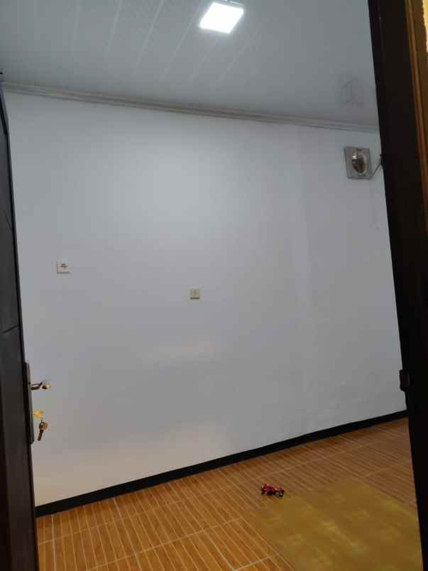 dijual rumah jl sukarela peninggilan