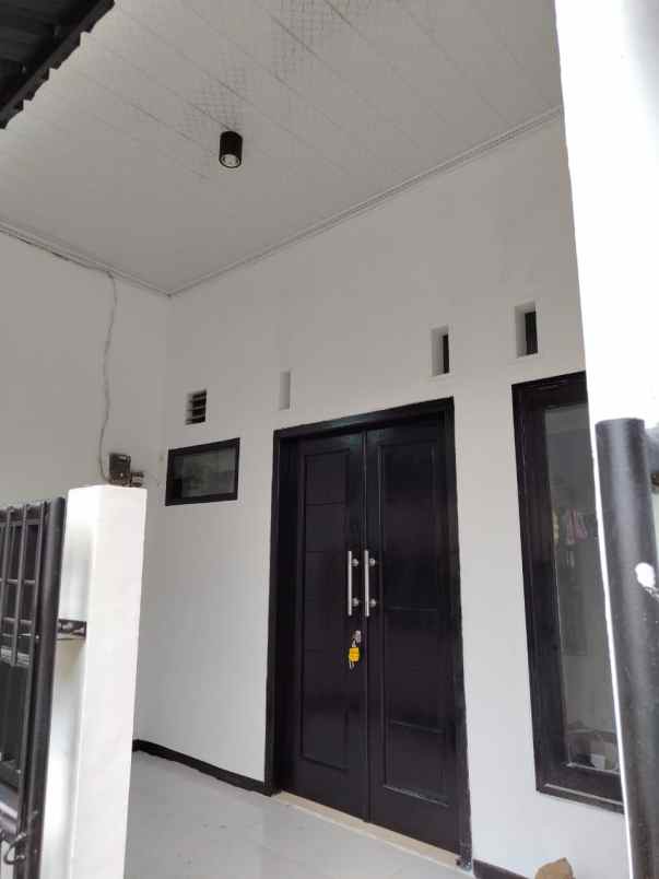 dijual rumah jl sukarela peninggilan