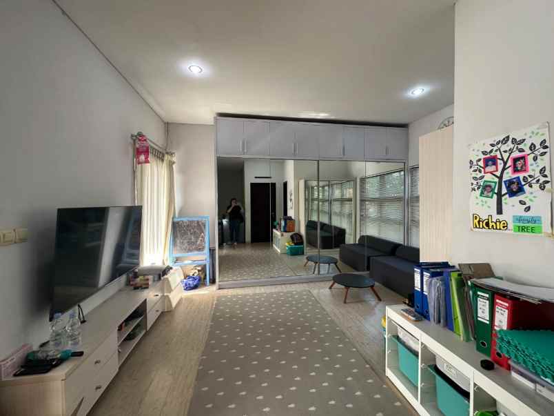 dijual rumah jl suryalaya cijagra