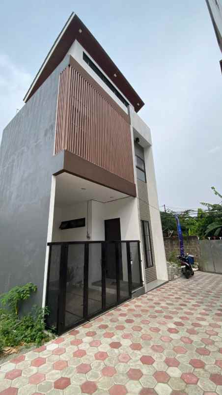 dijual rumah jl utan kayu