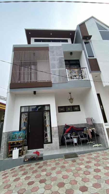 dijual rumah jl utan kayu