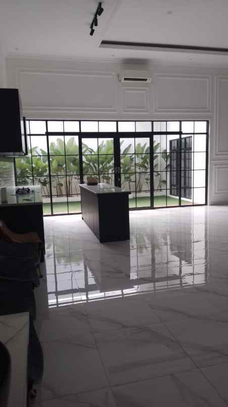 dijual rumah jl wijaya kusuma