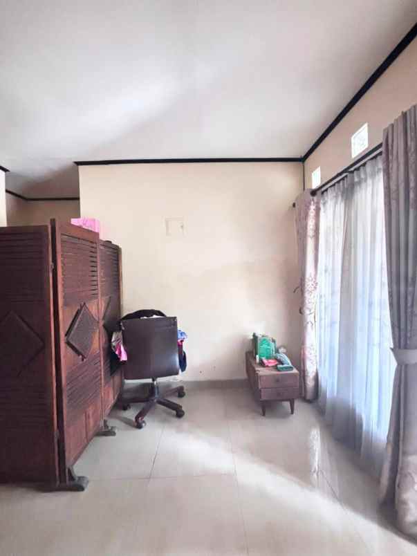dijual rumah jln mutiara gading 2