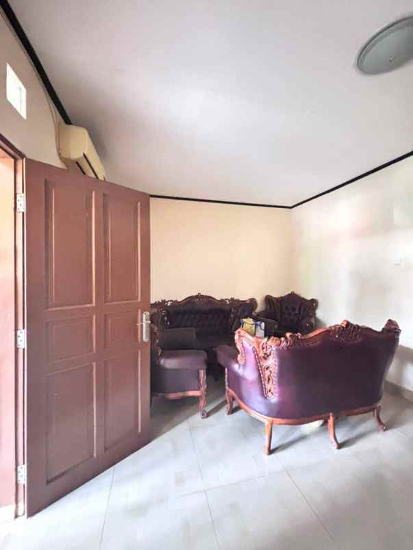 dijual rumah jln mutiara gading 2