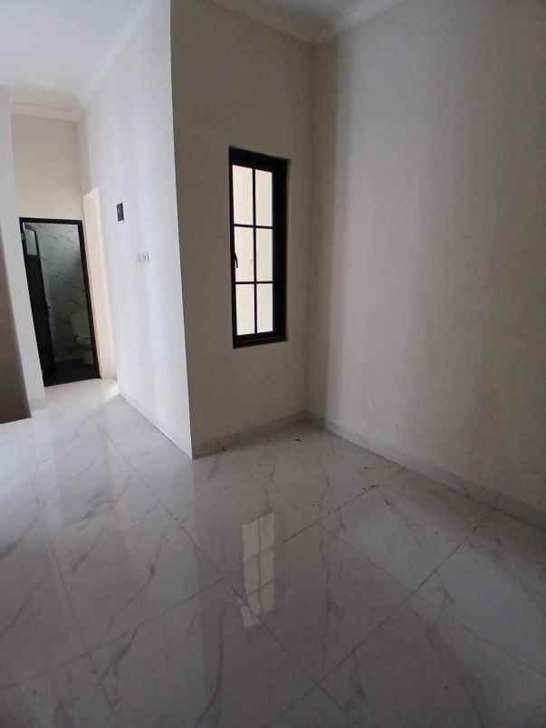 dijual rumah jln raya jatimulya depok