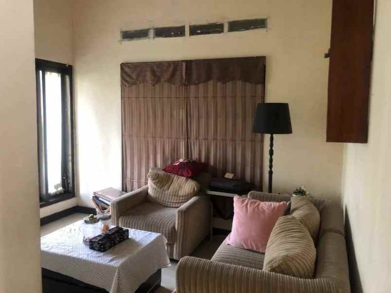 dijual rumah jln saturnus selatan