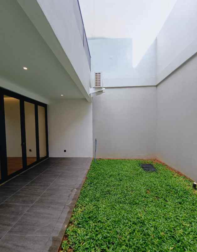 dijual rumah joglo jakarta barat