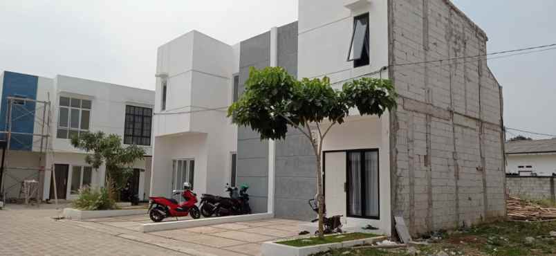 dijual rumah kadaung