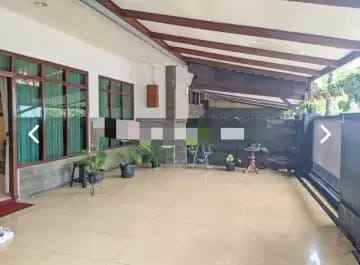 dijual rumah kebayoran baru