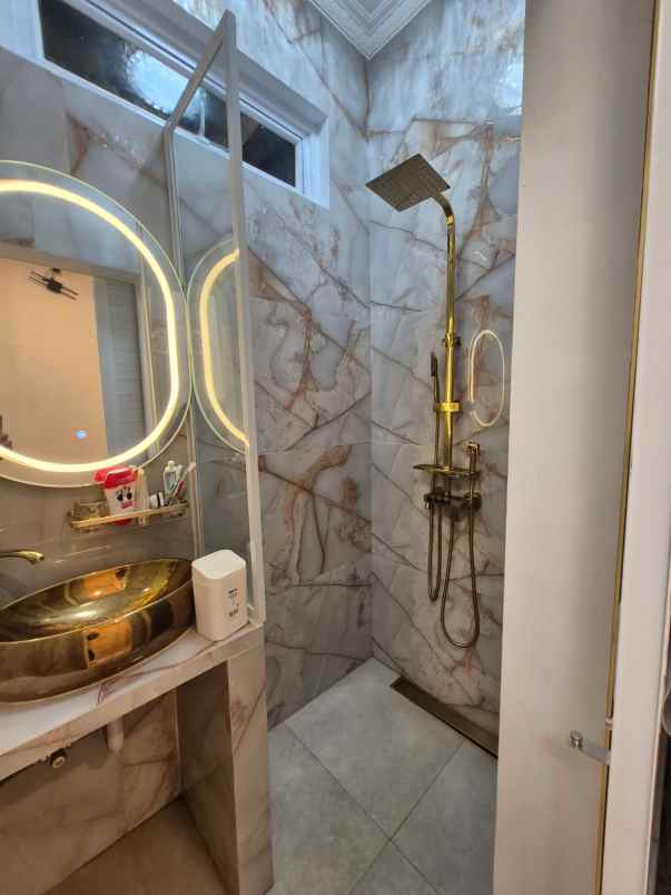 dijual rumah kec parongpong