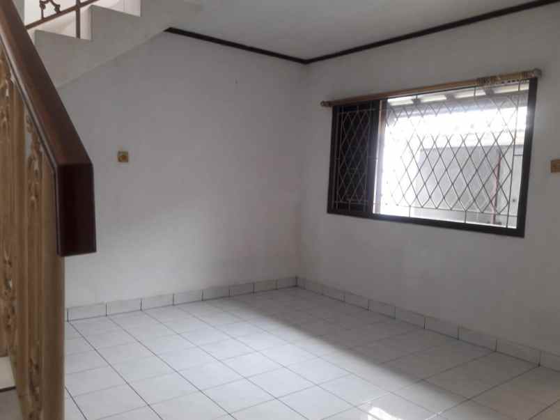 dijual rumah kedaung ciputat