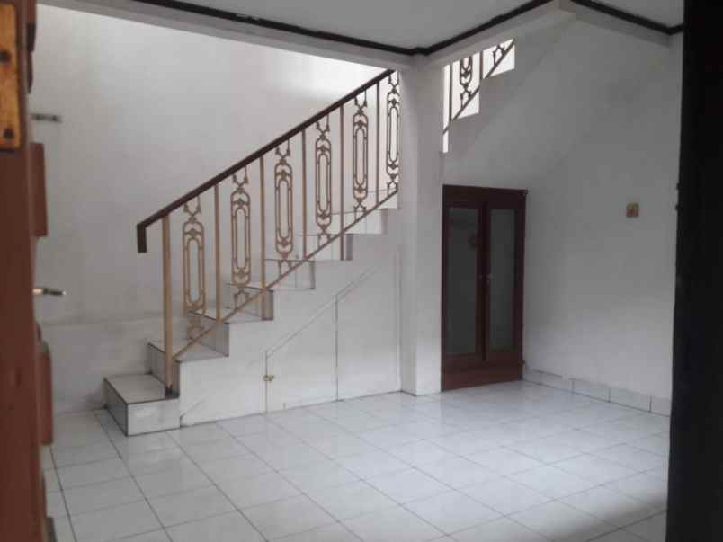 dijual rumah kedaung ciputat