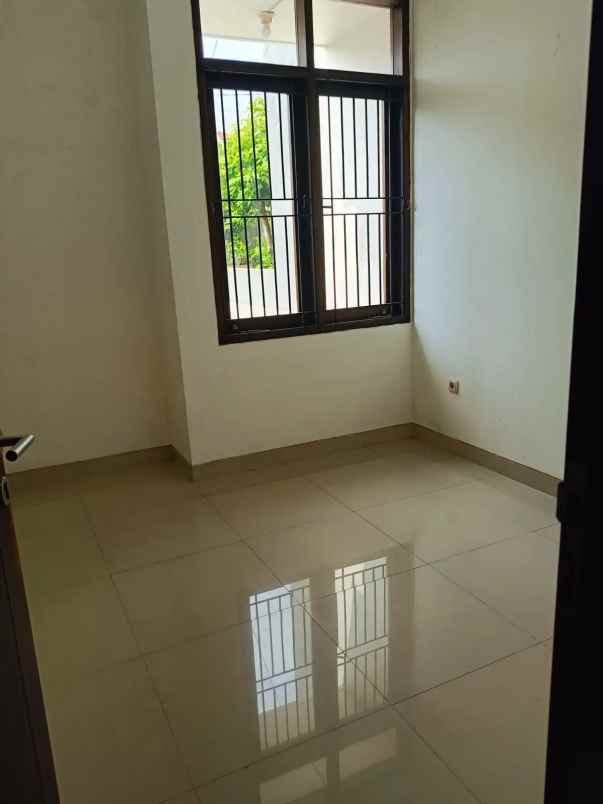 dijual rumah kemang pratama 2 bekasi