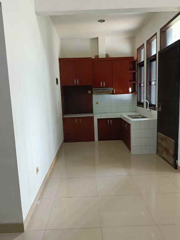 dijual rumah kemang pratama 2 bekasi