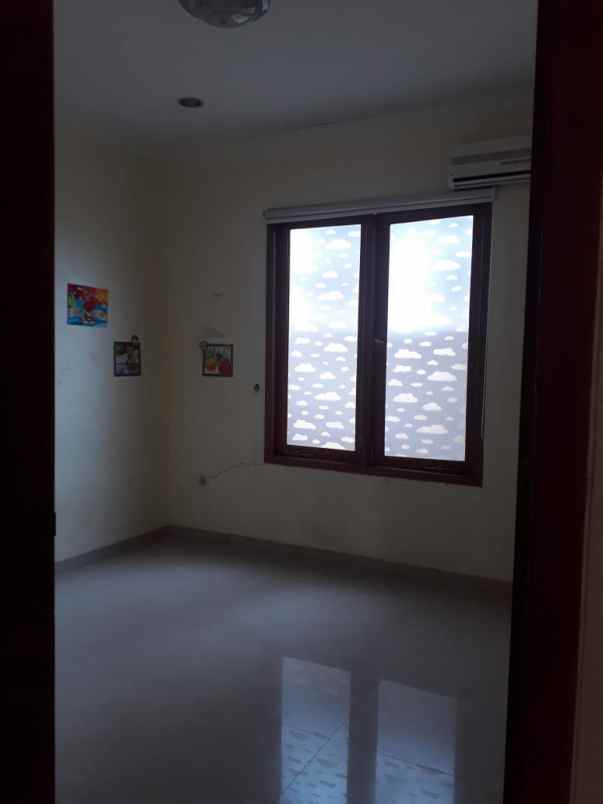 dijual rumah kenjeran p