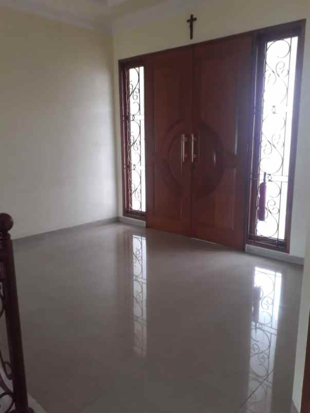 dijual rumah kenjeran p