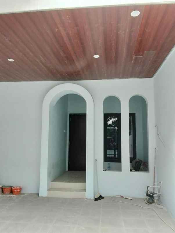 dijual rumah kertomenanggal