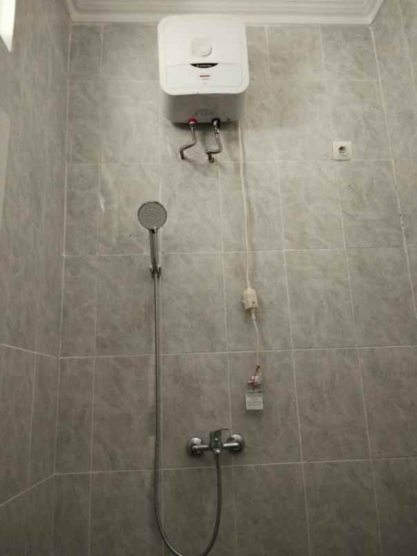 dijual rumah kertomenanggal